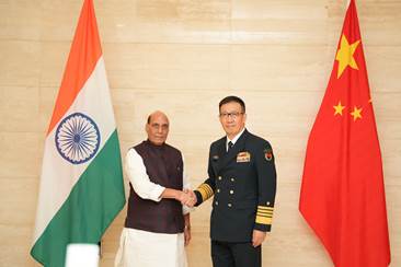 Rajnath meets Chinese defence minister