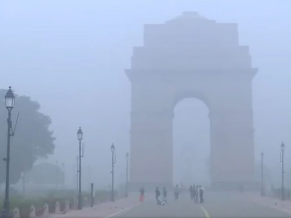 With AQI above 450, DELHI air is TOXIC AGAIN