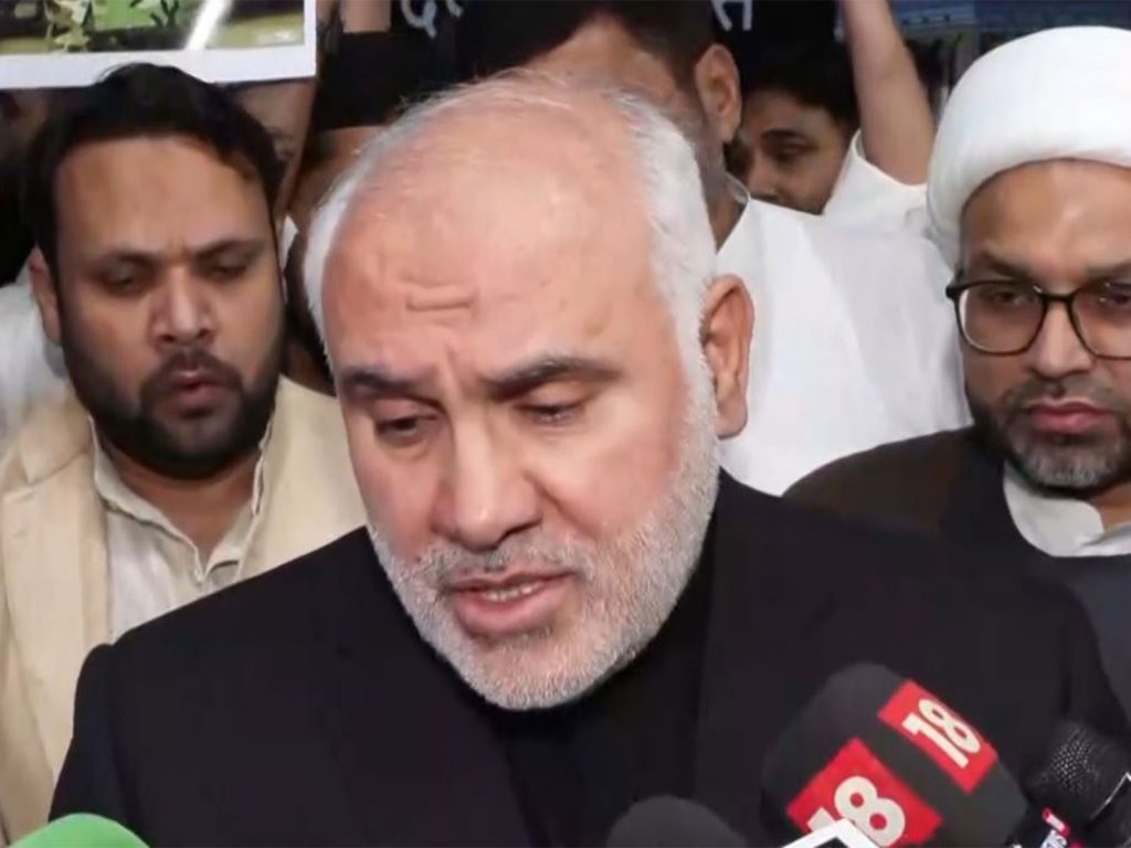 Iran hints opening Strait of Hormuz for Indian ships